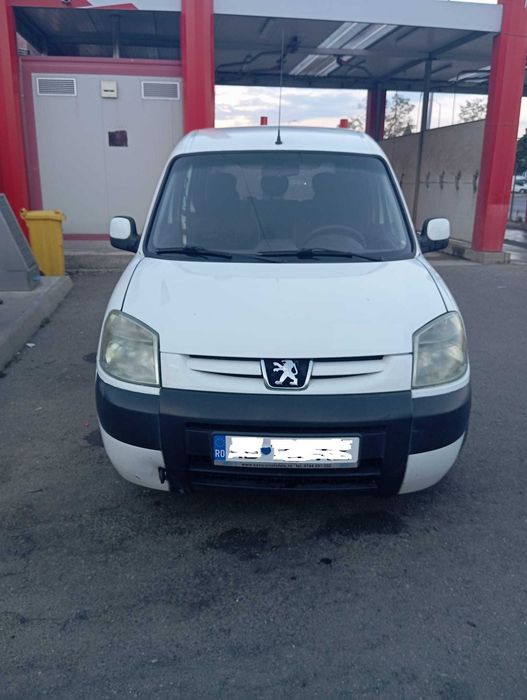 Vând Peugeot Partner 1,9 Diesel, an 2004, preț 6000 lei, ușor neg.