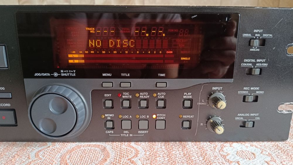 Проигрыватель Tascam MD-801R