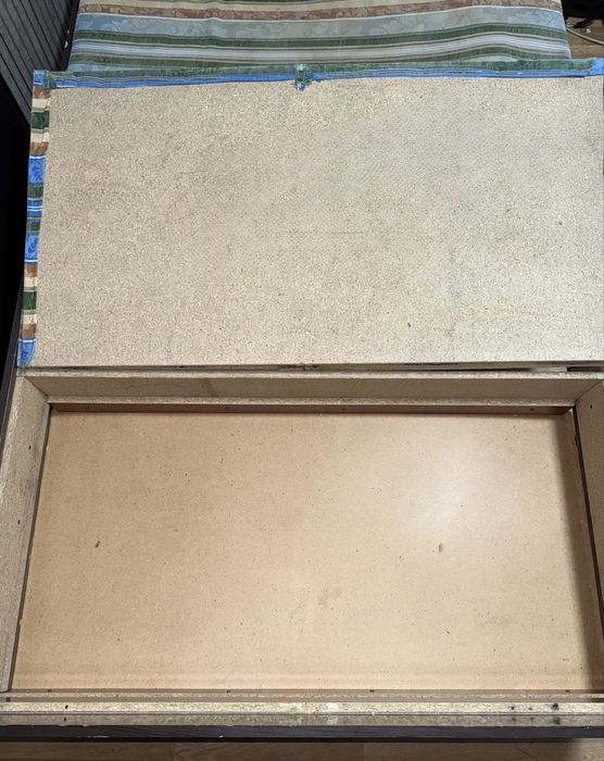 Кровать из дерева