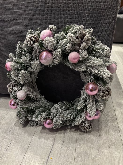 Празничнен розов венец