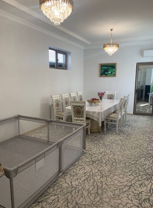 Белый дом в центре города