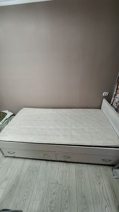 Продам кровать б/у