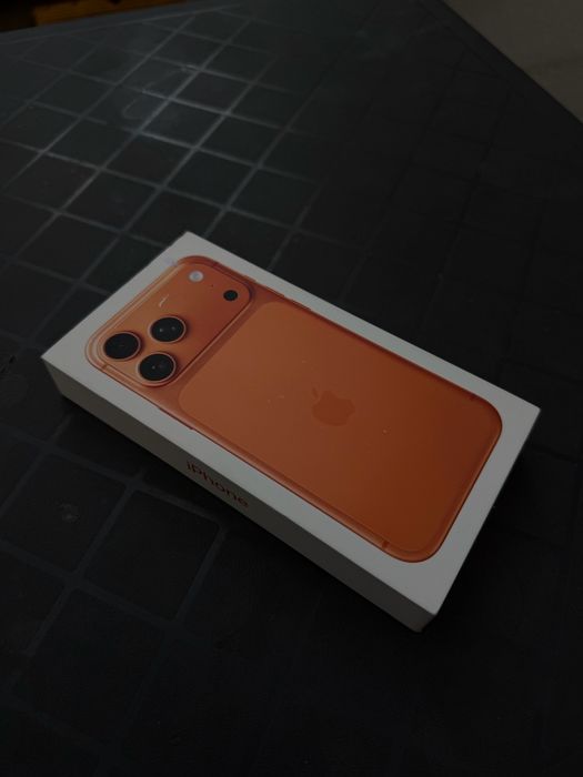 НЕРАЗПЕЧАТАН ЧИСТО НОВ Iphone 17 Pro Max 256 GB Orange