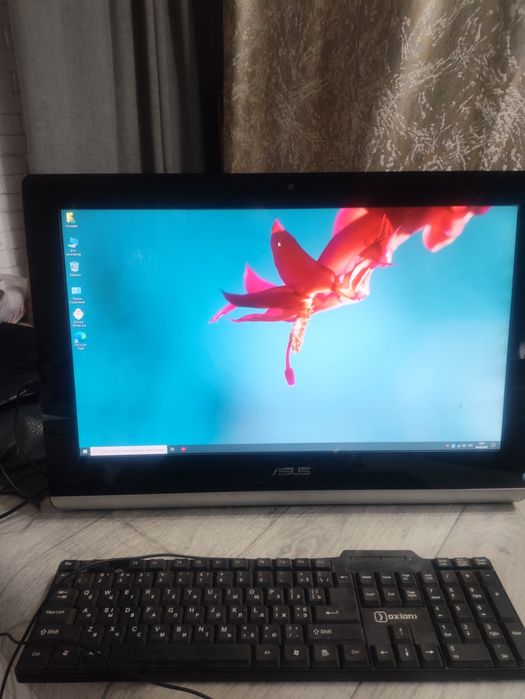 Продам отличный моноблок asus