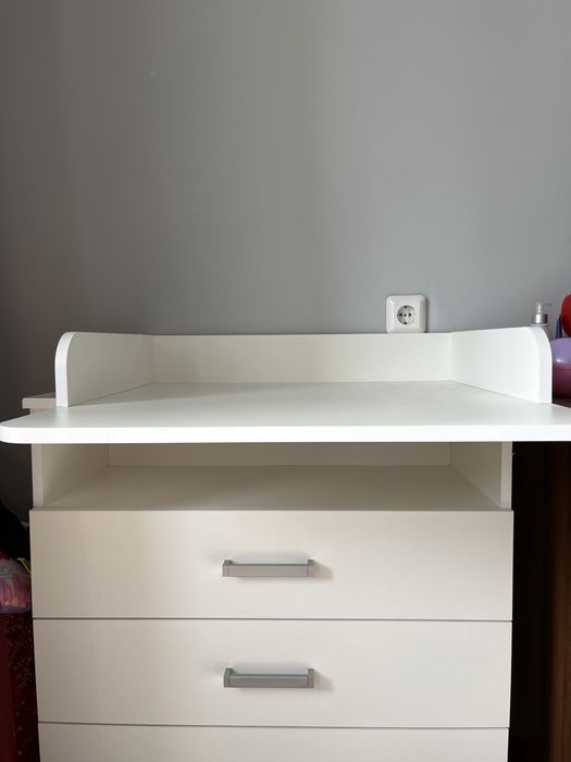 Продам пеленальный столик