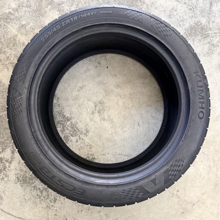 2 Anvelope vara 255 45 19 KUMHO - DOT 2021