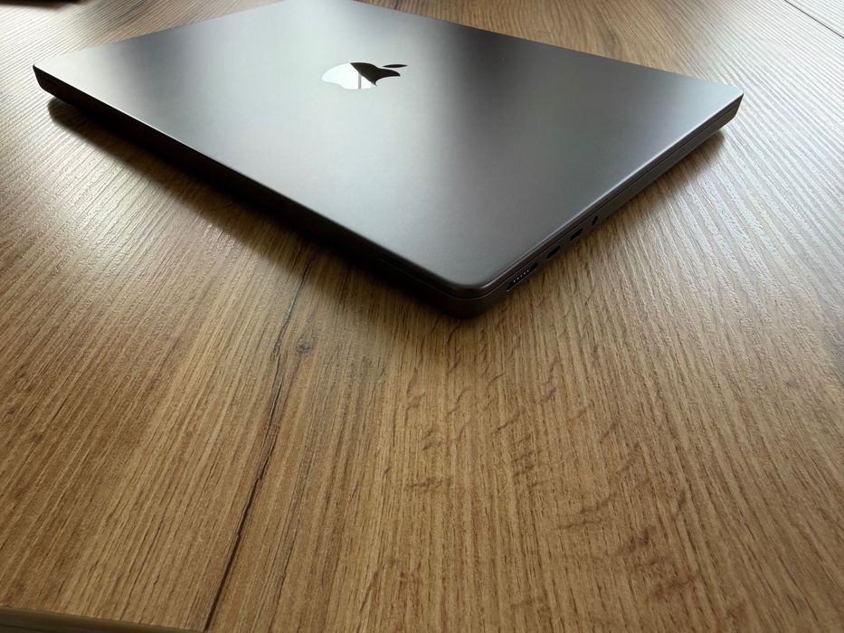 MacBook Pro 14" M5 10-CPU, 10-GPU, 24GB RAM, 1TB SSD/ В ГАРАНЦИЯ