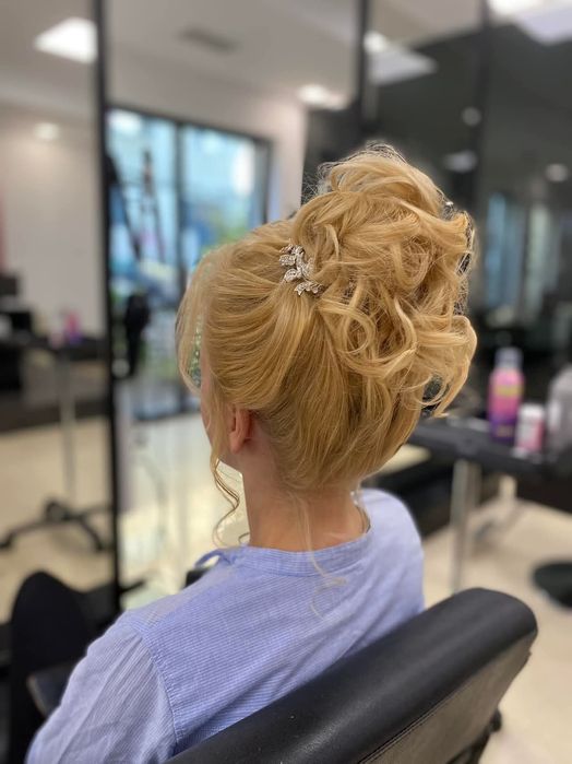 Coafuri și make-up pentru evenimente la domiciliu | Prețuri accesibile