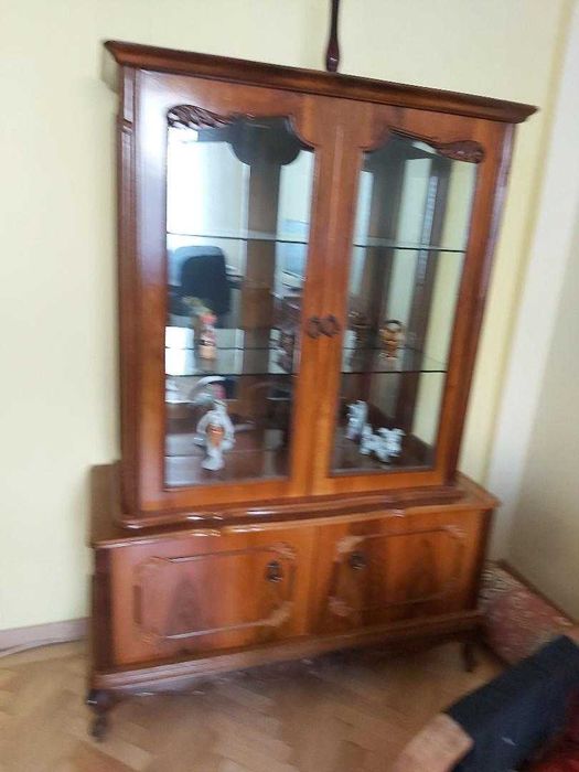Vand mobila sufragerie " MADRIGAL " lemn stare buna