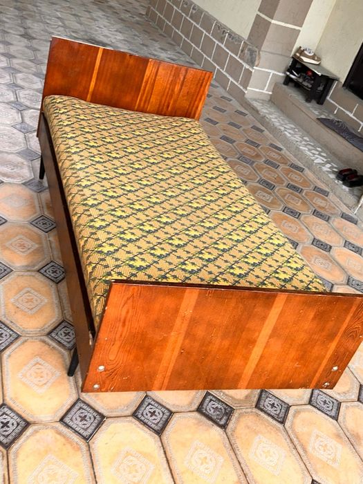 Кровать есть и второй