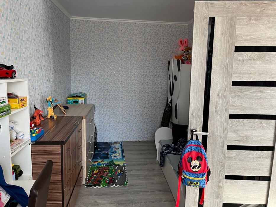 Продам квартиру чернышевского 102. Второй этаж не угловая