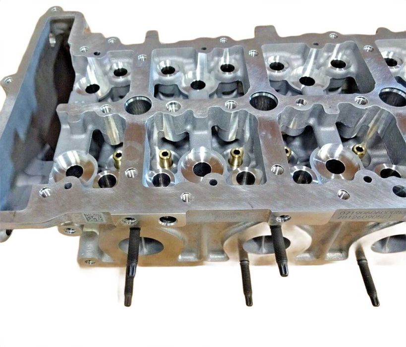 Нова Цилиндрова глава MINI 1,6 D R55 R56 R57 R60 N47C16A 7812608