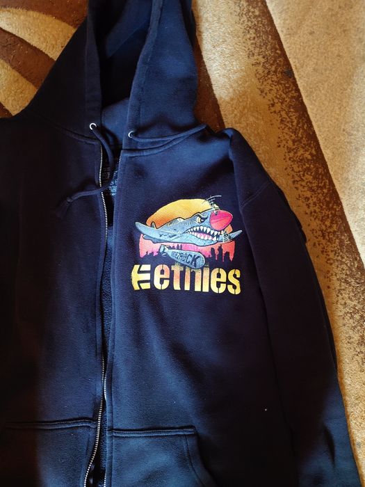 Hanorac Etnies impecabil