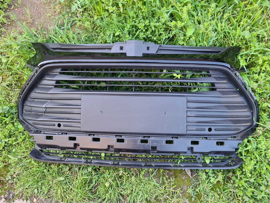 Решетка переднего бампера Tracker 2 Premier 2023