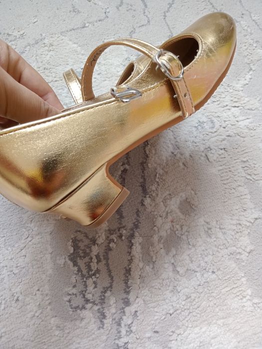 Продам туфли для танцев