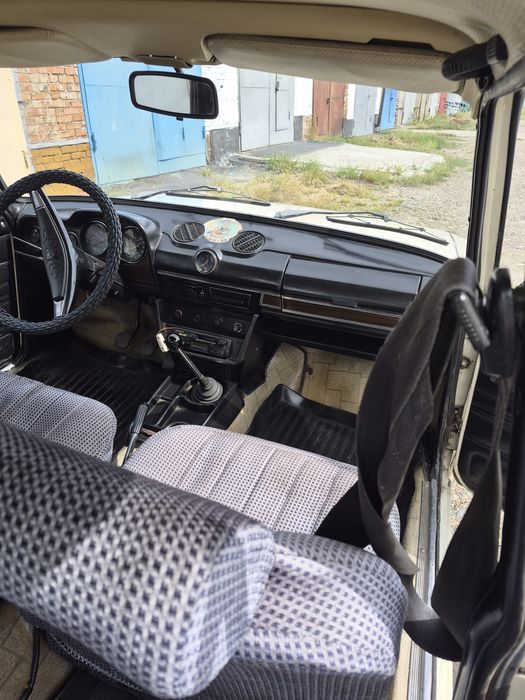Продам машину ВАЗ-2106.