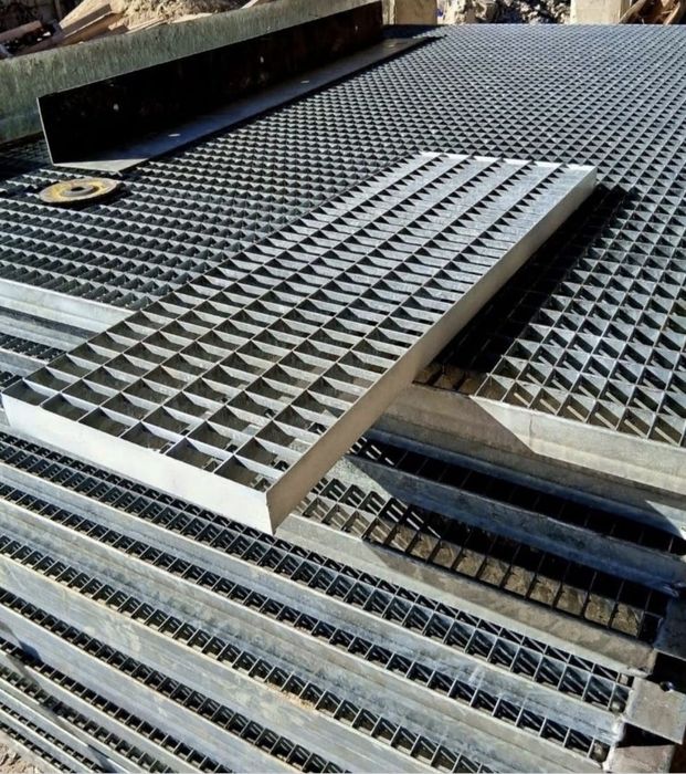 Trepte zincate galvanizate