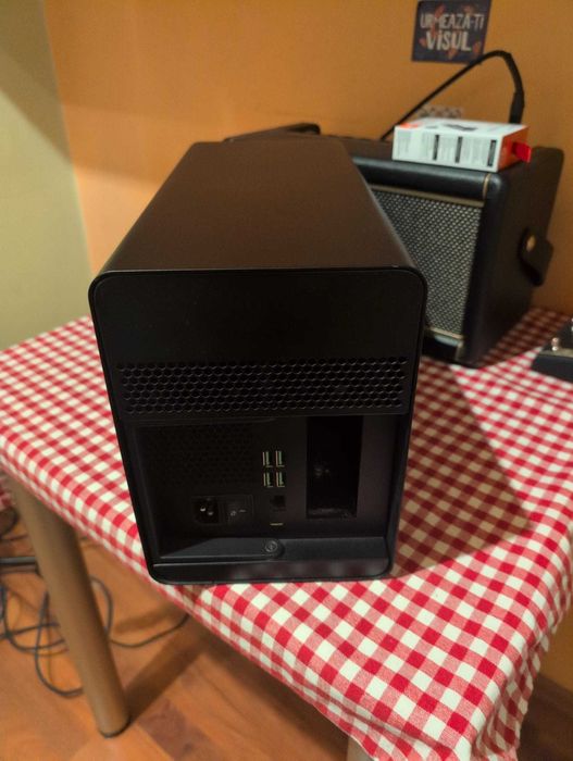 Razer Core X Chroma IMPECABILA