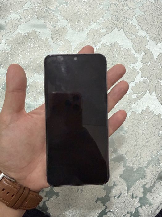 Продам samsung s24 в хорошем состоянии