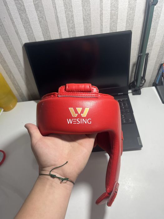 Шлем Wesing красный