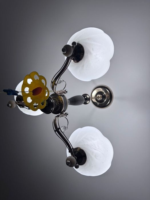 Продаю люстру 3х рожковую в отличном состоянии.