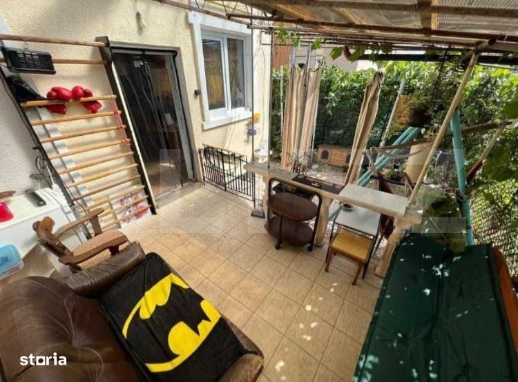 Casa individuala de inchiriat, cu 5 camere, 250 mp, zona Cetate