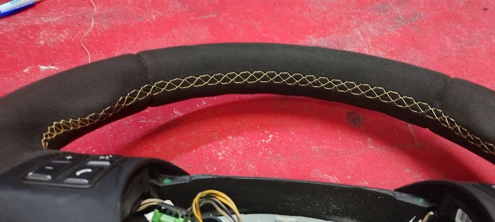 Автотапицер волани