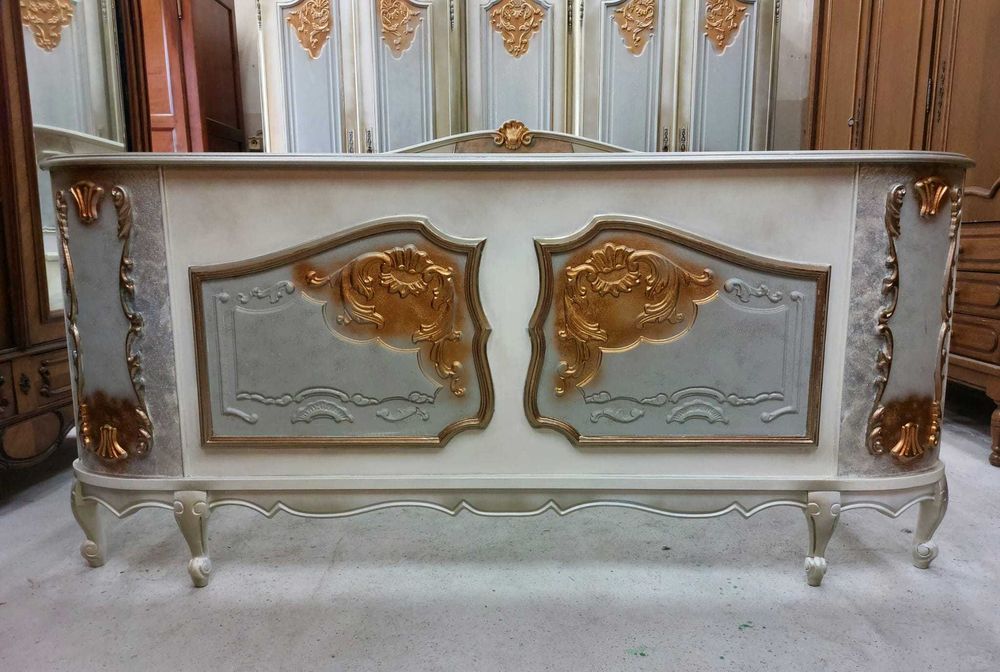 Великолепен комплект спалня в стил "ЛУИ XV"