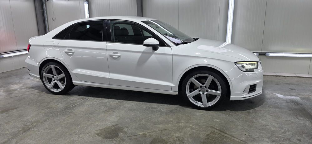 Audi A3 Limuzina Model A3 Sedan 1,6 tdi 115 cp,automata 2018 service la zi!