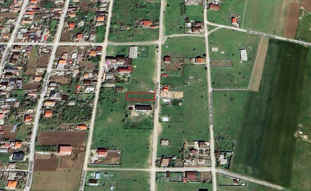 Teren intravilan 700mp în Tuzla - Branșat apă/canal , gaz la poartă
