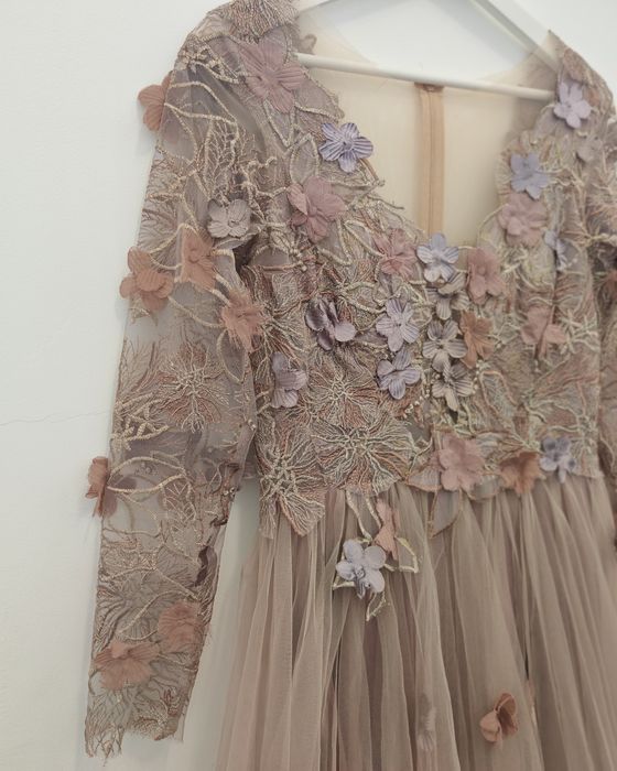 Rochie elegantă Emily G – purtată o singură dată (nuntă / nașă) – stare impecabilă