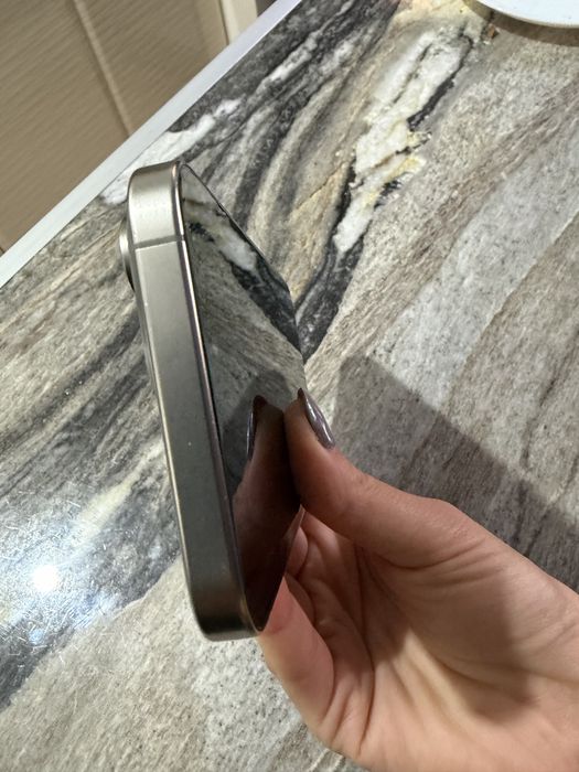 iPhone 15 pro max 256 gb.