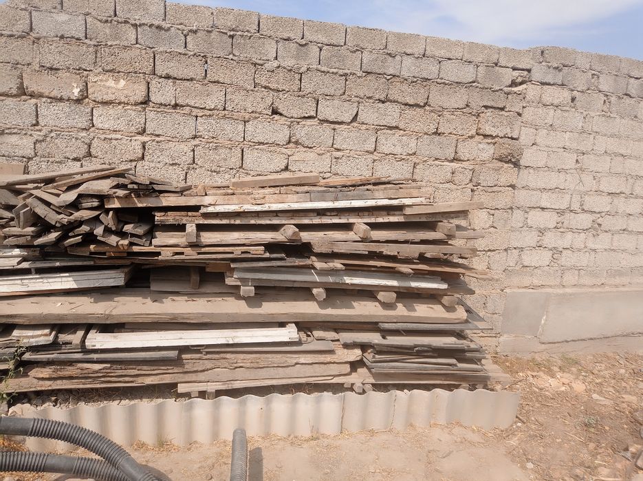 Продаются доски черныи потолок