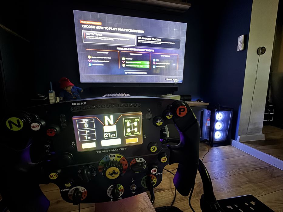Volan Thrustmaster T818 Ferrari cu pedale T-LCM si schimbator TH8A