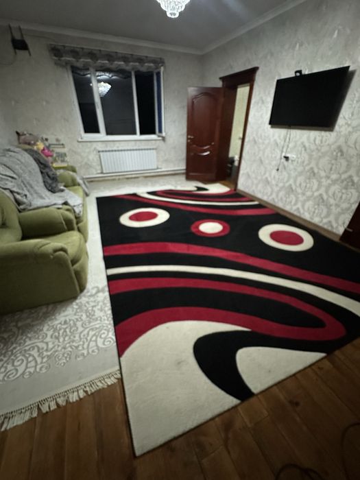 Ковер в отличном состояний