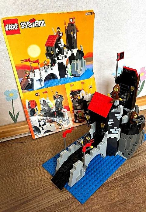 Lego Castle 6075 Wolfpack Tower