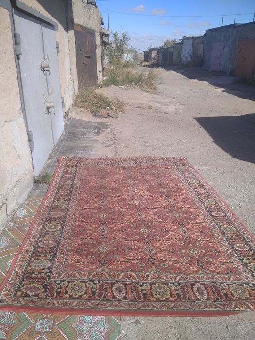 Продаю ковер.     .