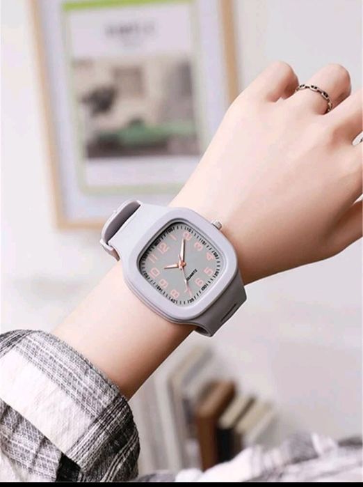 Ceas quartz, NOU două modele,  cadran patrat, curea silicon.