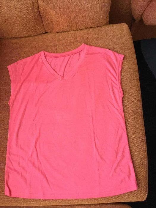 Продавам дамски блузи нови