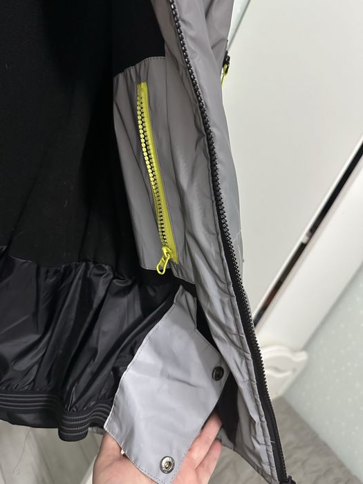 Продам куртку , можно и девочкам и мальчикам