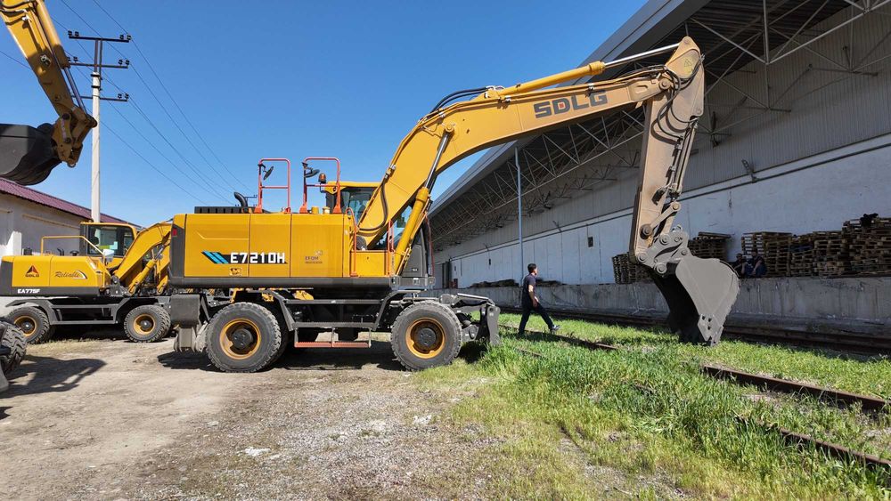 Экскаватор колёсный 210 талик SDLG E7210H