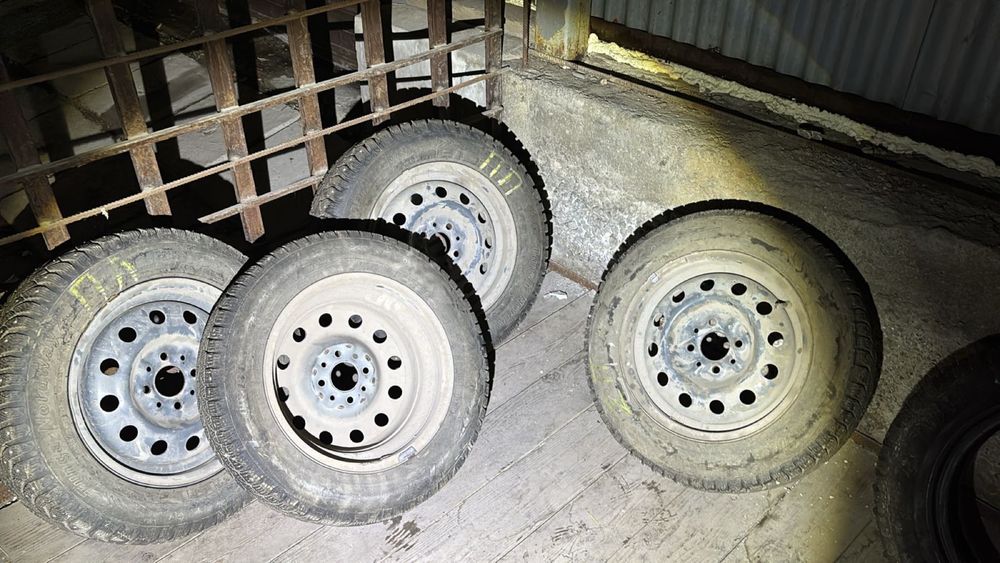 Покрышка на штамп вместе