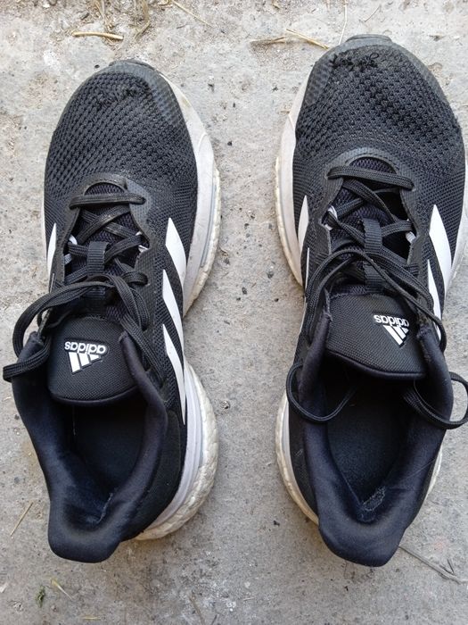 Продавам маратонки.