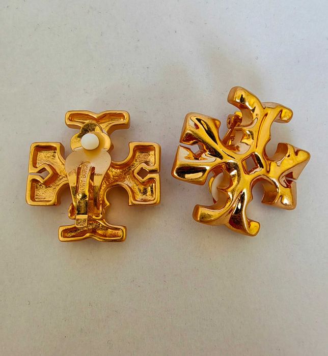 Големи тежки обеци на Tory Burch със закопчаване клипс