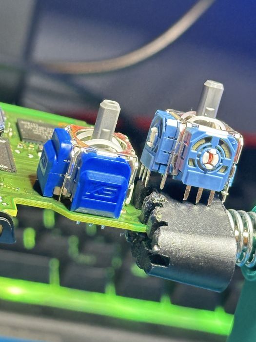 Reparații Controller  PS5/PS4/Xbox Hall Effect / TMR – Brașov