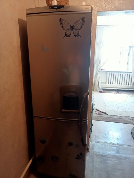Холодильник бу срочна сатылады