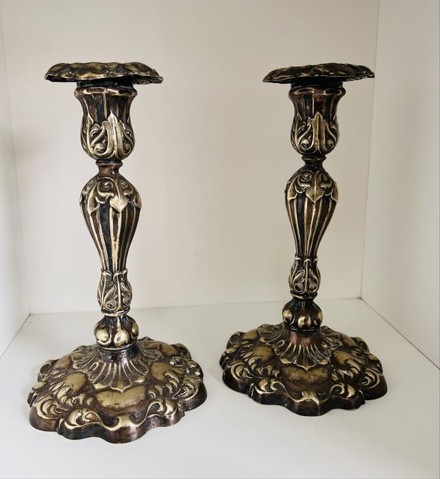 Suporturi de lumanari antice