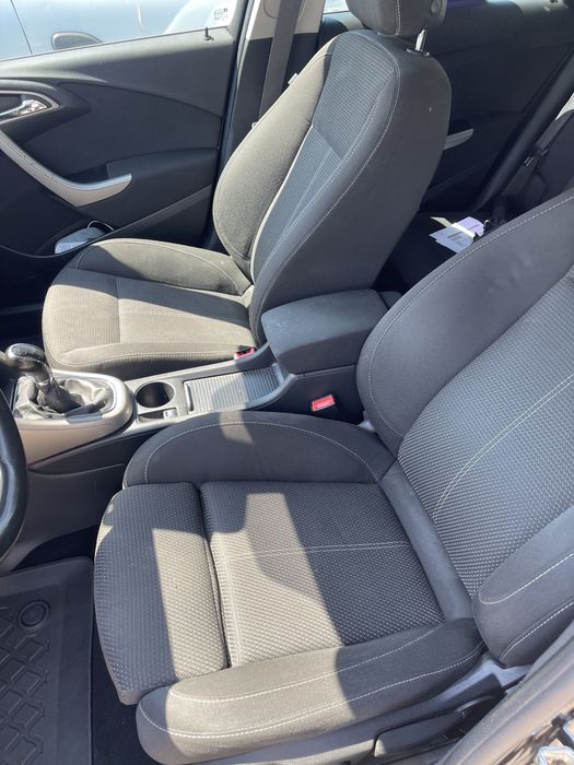Proprietar- vand opel Astra J