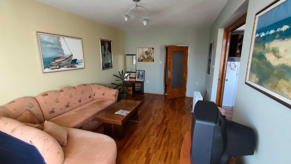 Тристаен апартамент в центъра на гр. Монтана