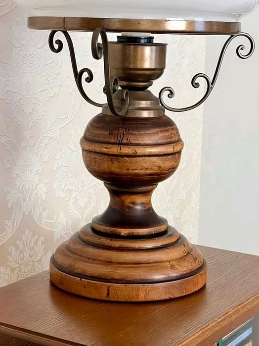 Lampa antică pictata manual din lemn și alama